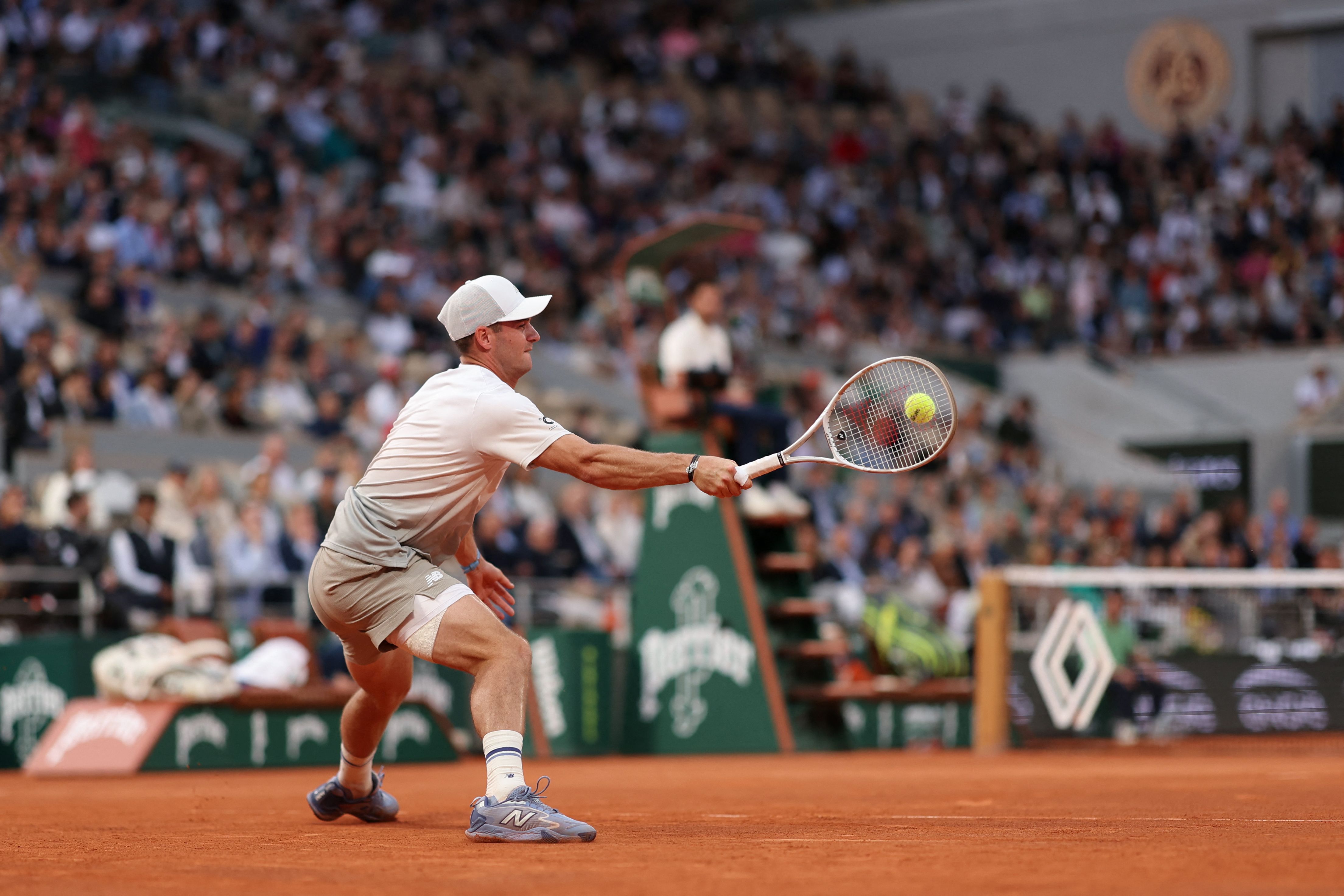 法网绝杀拉沃尔杯，阿尔卡拉斯点燃赛场