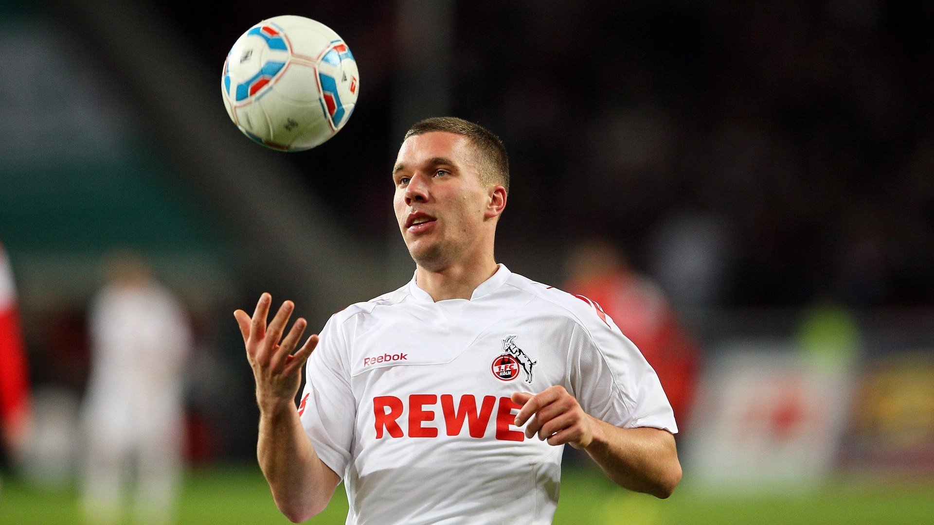 奥运周期关键战之夜，凯恩成为全场焦点